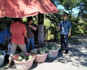 吃瓜群众的穿搭风格,揭秘吃瓜群众的潮流穿搭风格